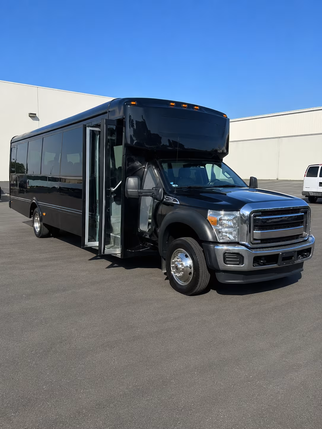 bachelorette and bachelor party bus rentals in san angelo
